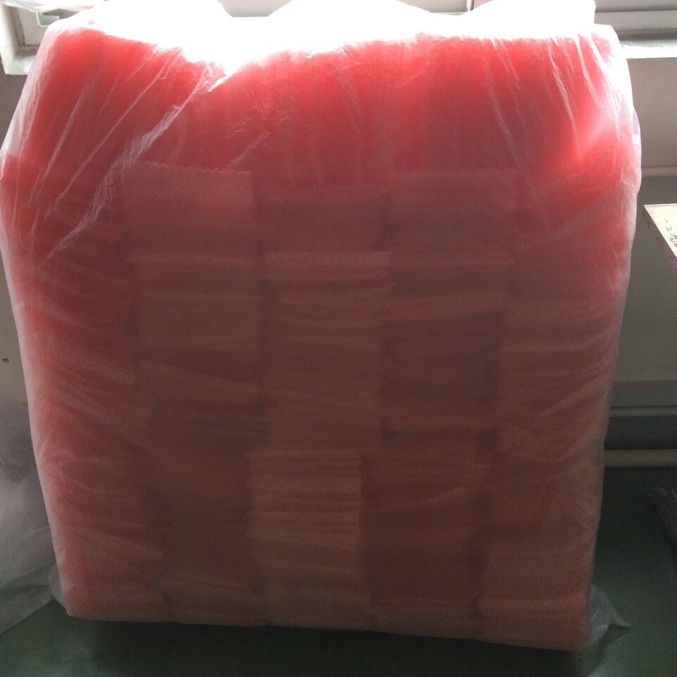 供应用于物流包装|产品外包装的红色单层气泡膜图片
