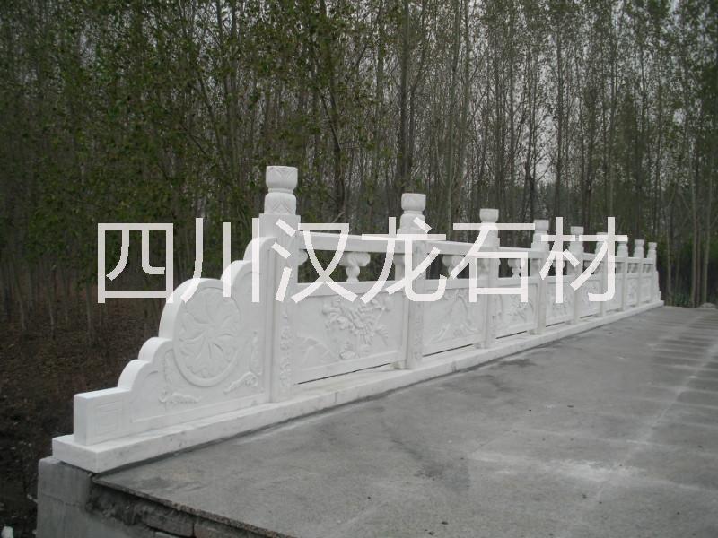 供应供应汉白玉花瓶栏杆、宝兴白大理石栏杆柱汉龙石材、汉龙石材汉白玉栏杆柱