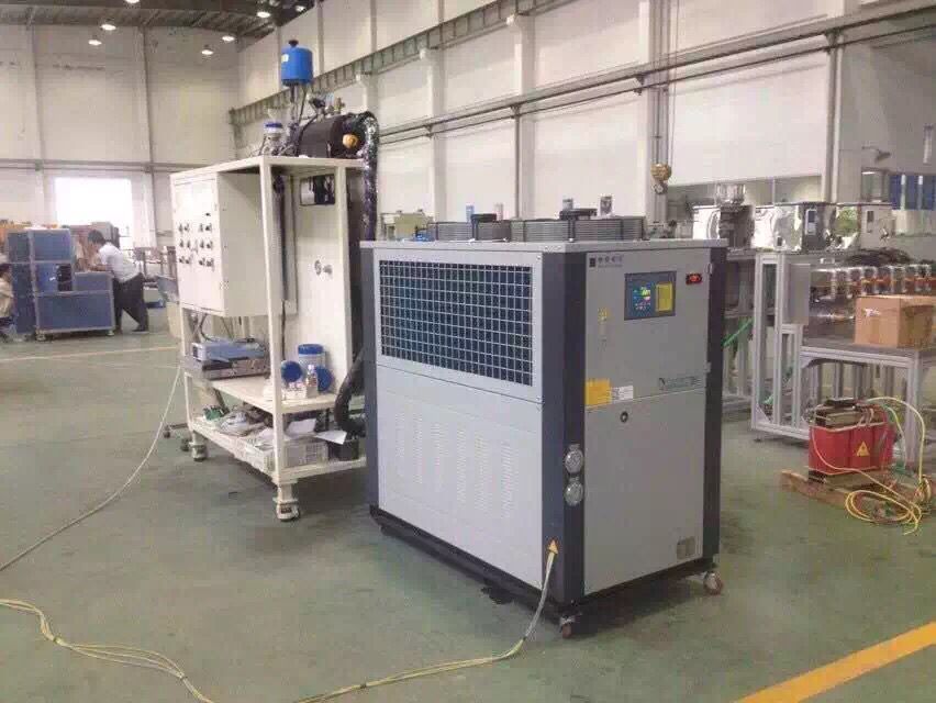供应南京厂家直销冷水机，环保冷水机热线图片