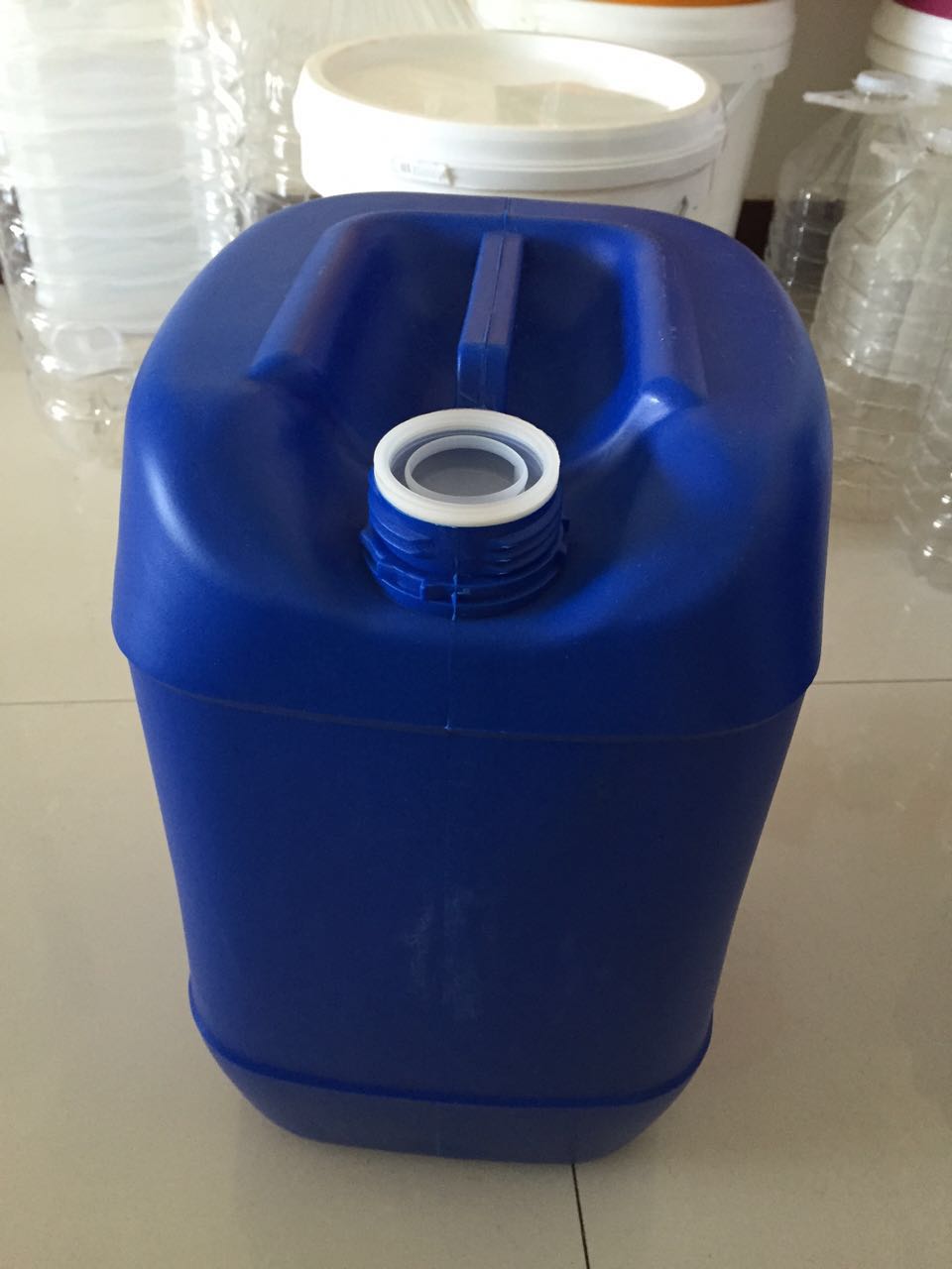 供应山东塑料桶厂 25升闭口塑料桶 塑料桶厂家 批发价格