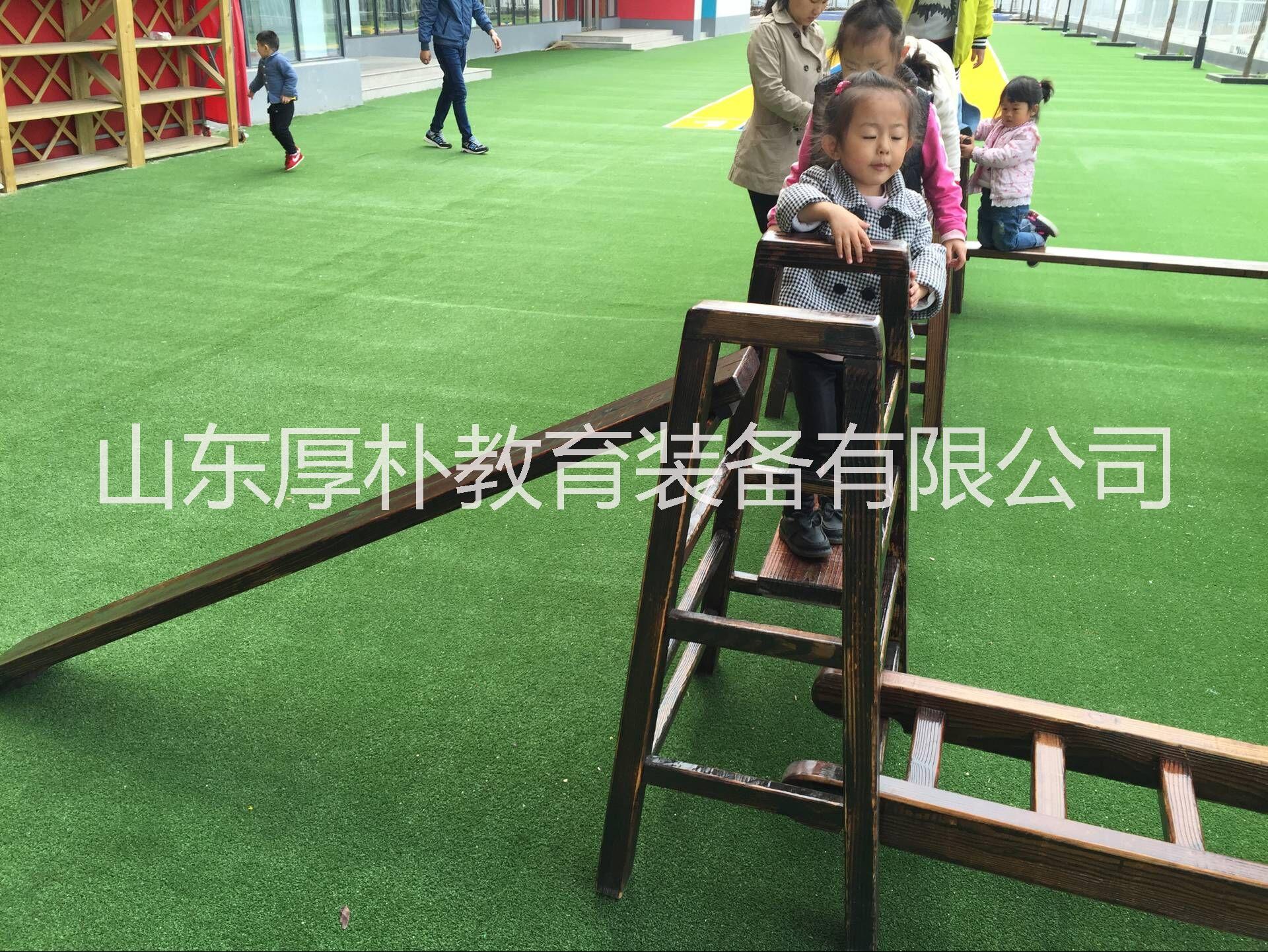 幼儿园户外梯子攀爬架/平衡木玩具/感统训练体能组合/碳化木玩具图片