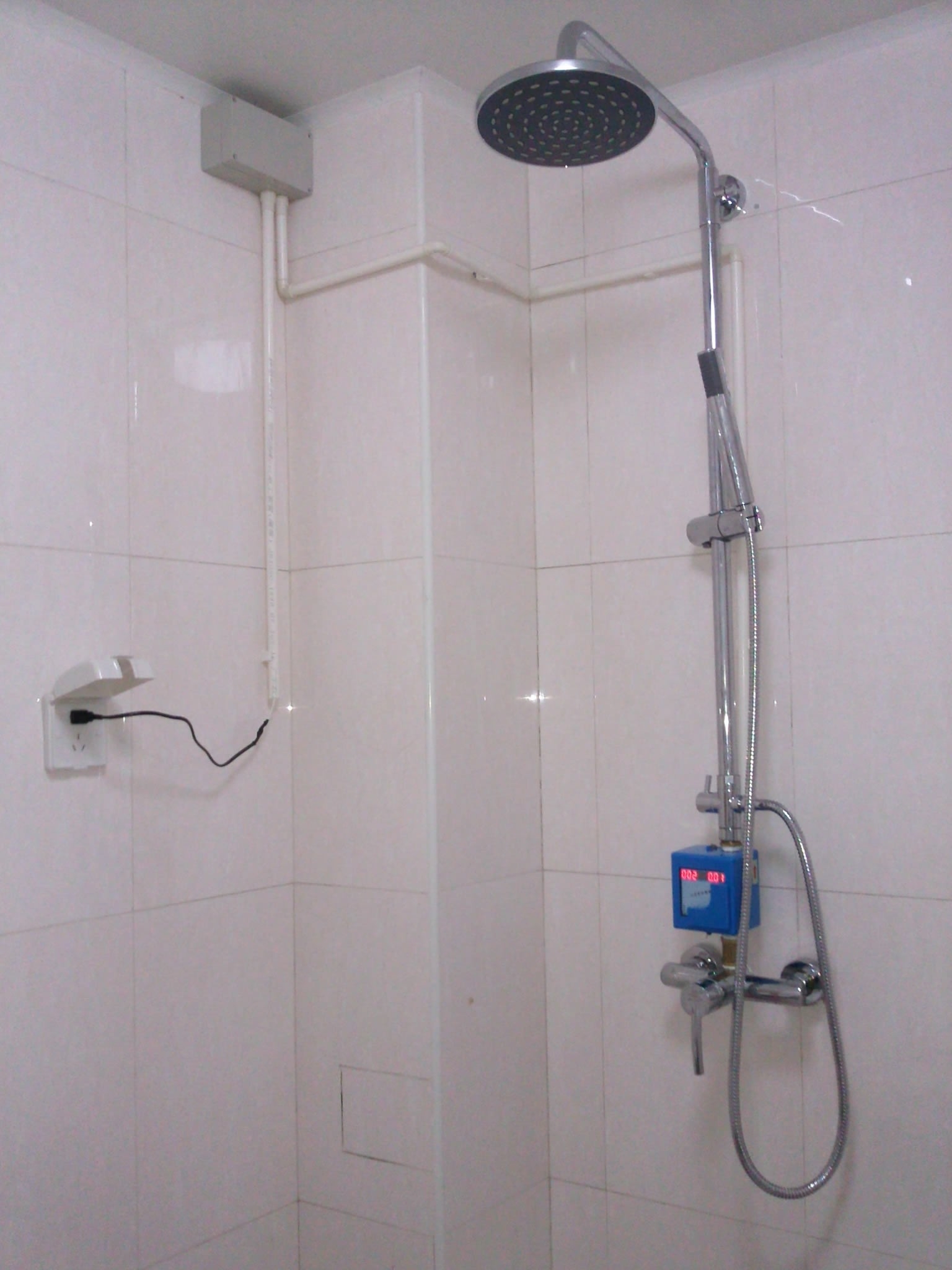 供应员工澡堂控制用水系统、IC卡取水设备、计时收费器