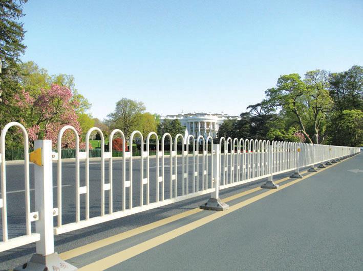 供应京式交通护栏 公路护栏 m型护栏 交通道路隔离栏 市政交通护栏