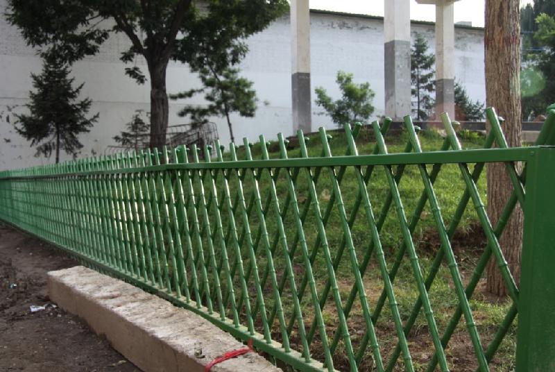 三门峡喷塑仿竹栅栏，景观竹节围栏，锌钢道路护栏，竹篱笆护栏