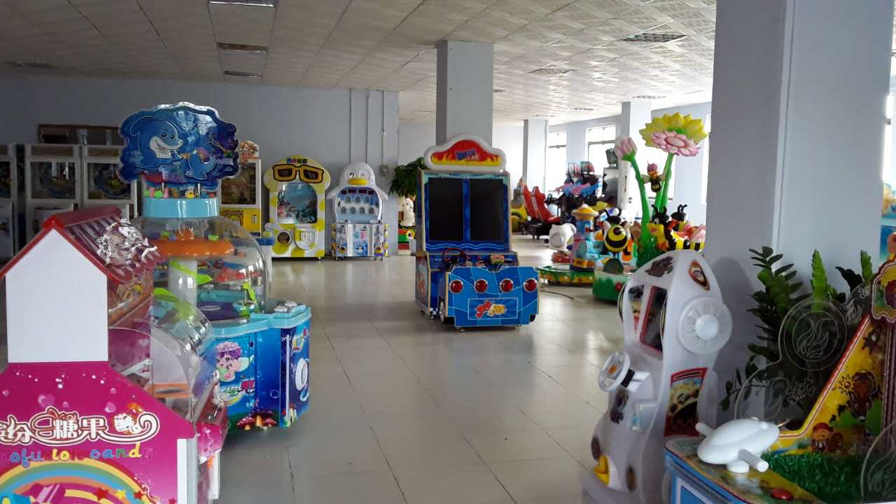 供应娃娃机  儿童游乐设备批发   广州游戏设备源头厂家