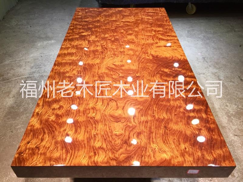 供应用于餐桌书桌的巴花大板桌根雕茶桌书桌实木家具餐图片