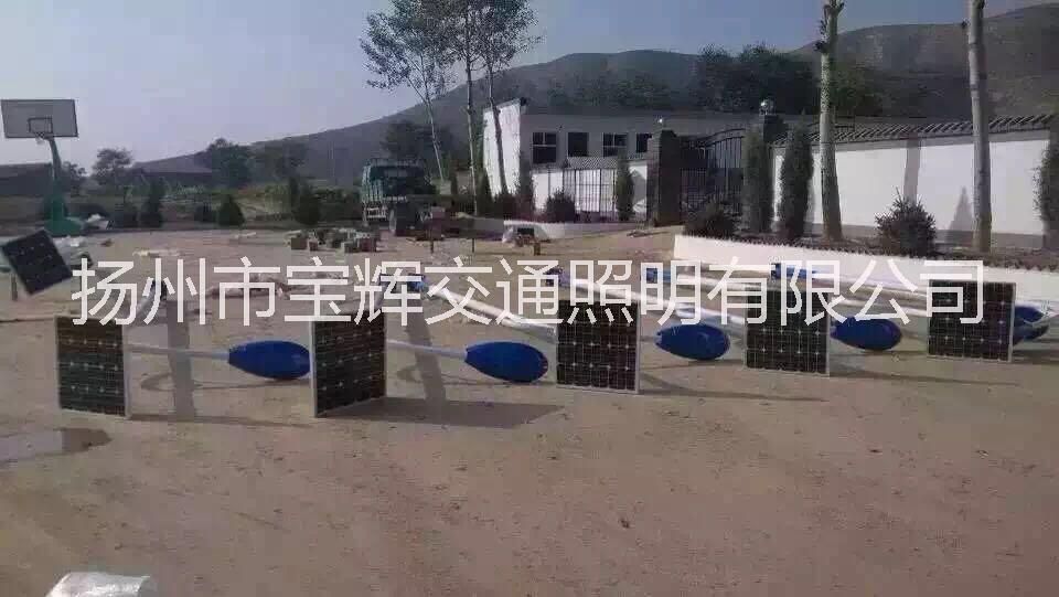江苏扬州路灯厂家供应太阳能路灯量大从优，厂家直销图片