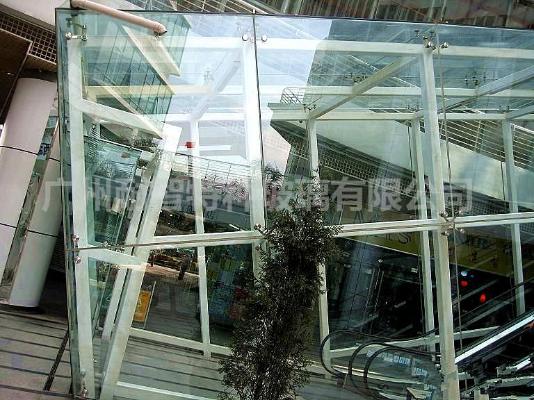 供应特种玻璃建筑钢化玻璃超大超长玻璃