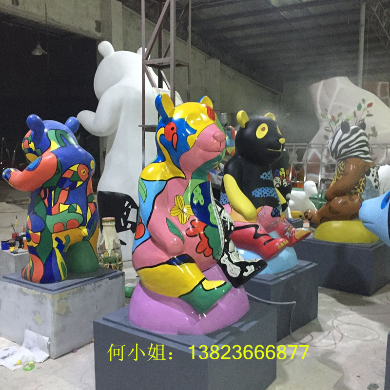 深圳市玻璃钢彩绘熊猫造型雕塑厂家供应用于碧桂园展览的玻璃钢彩绘熊猫造型雕塑 玻璃钢动物雕塑