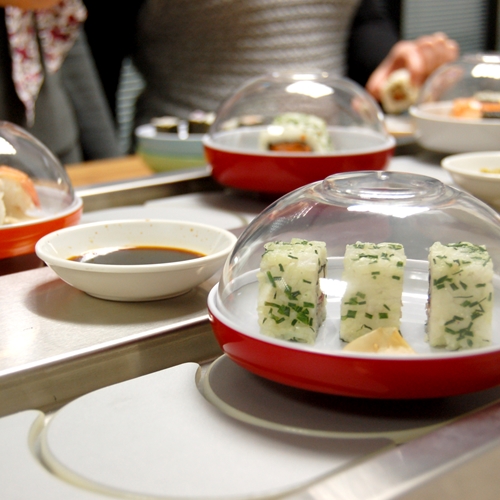 丸善供应回转寿司双色碟 凉菜小吃碟 回转寿司设备  餐具图片
