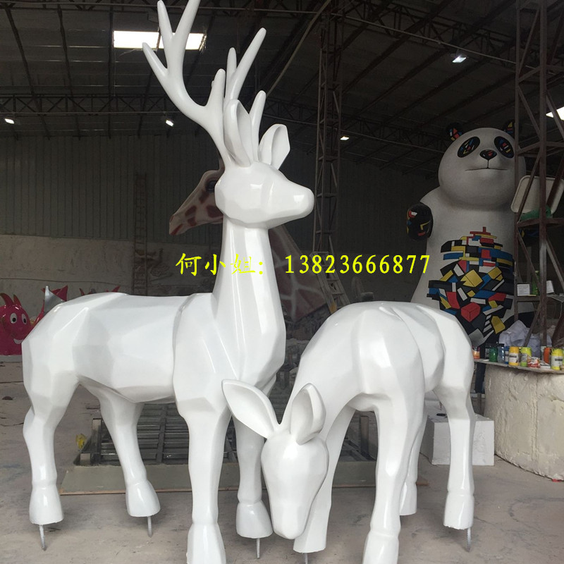 供应用于园林摆件的玻璃钢抽象鹿造型雕塑 玻璃钢动物雕塑
