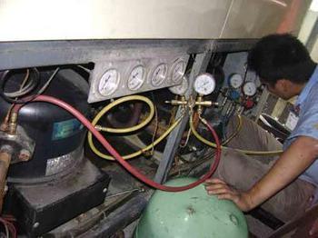 广州空调维修上门服务格力空调维修公司 空调加雪种 空调安装