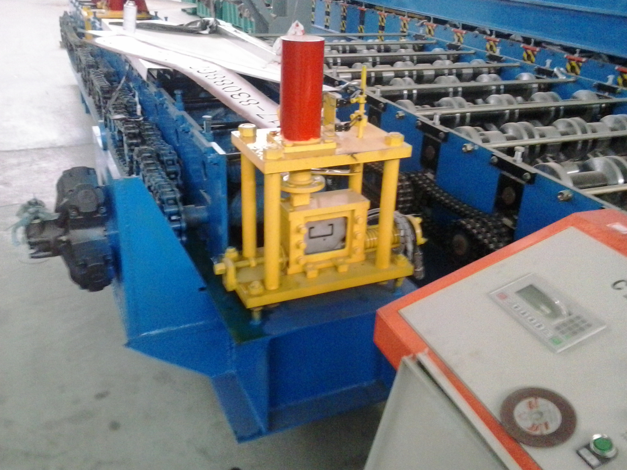 南皮县永强机械厂供应c型钢成型机设备图片