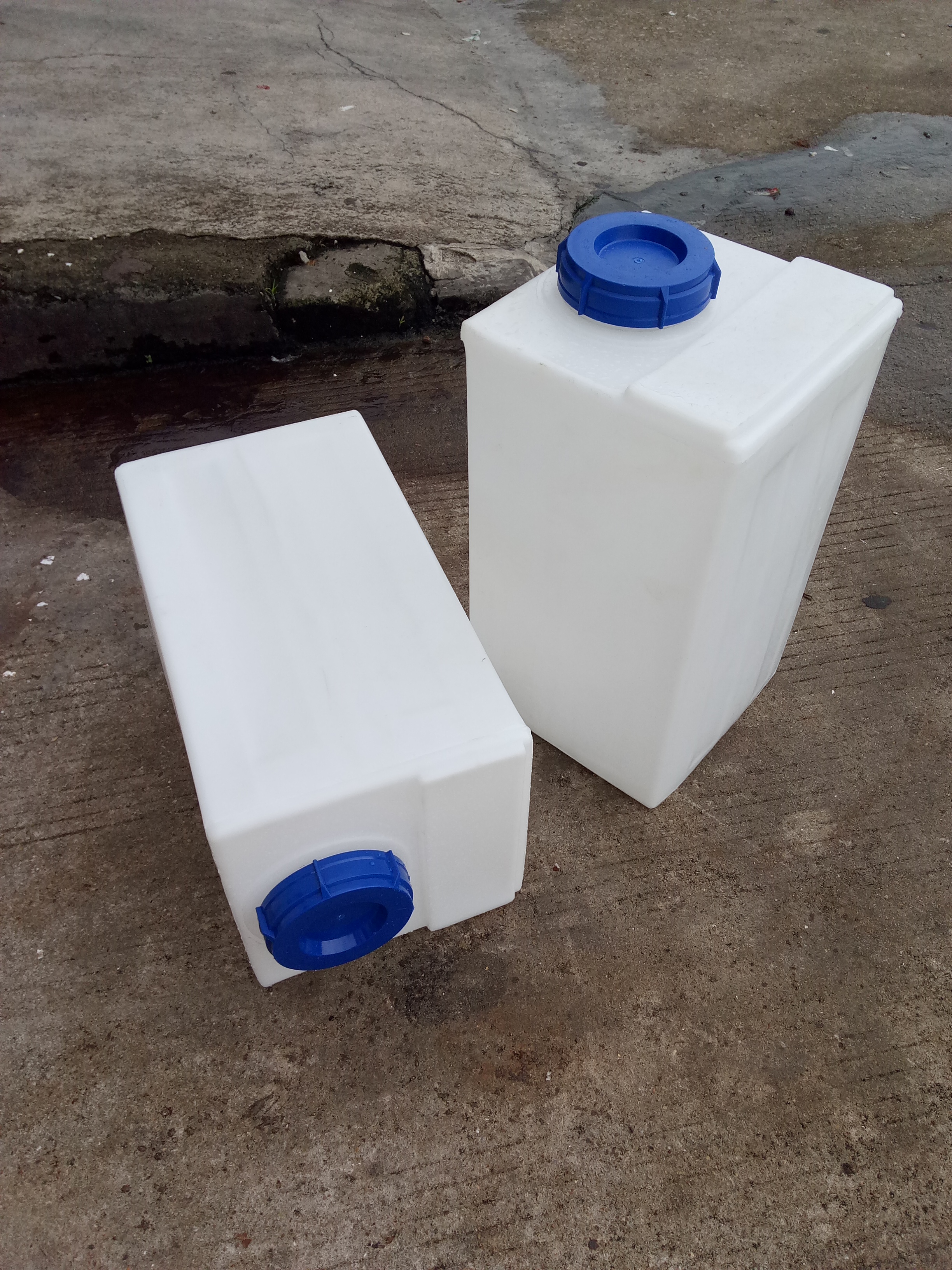 供应PE加药箱80L，80升小口方形化工桶，小口加药箱，耐酸碱桶，PE桶