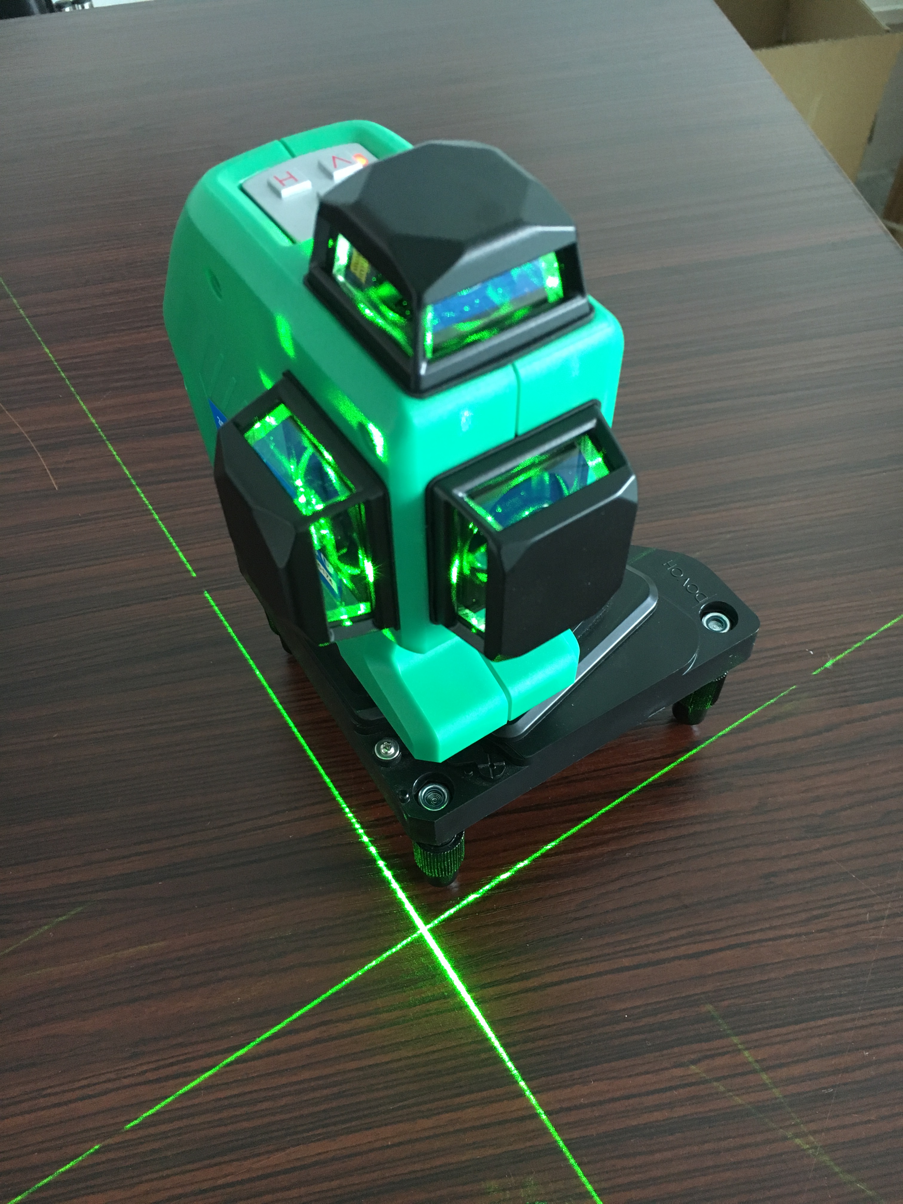 供应度维12线绿光贴墙仪3D水平仪图片