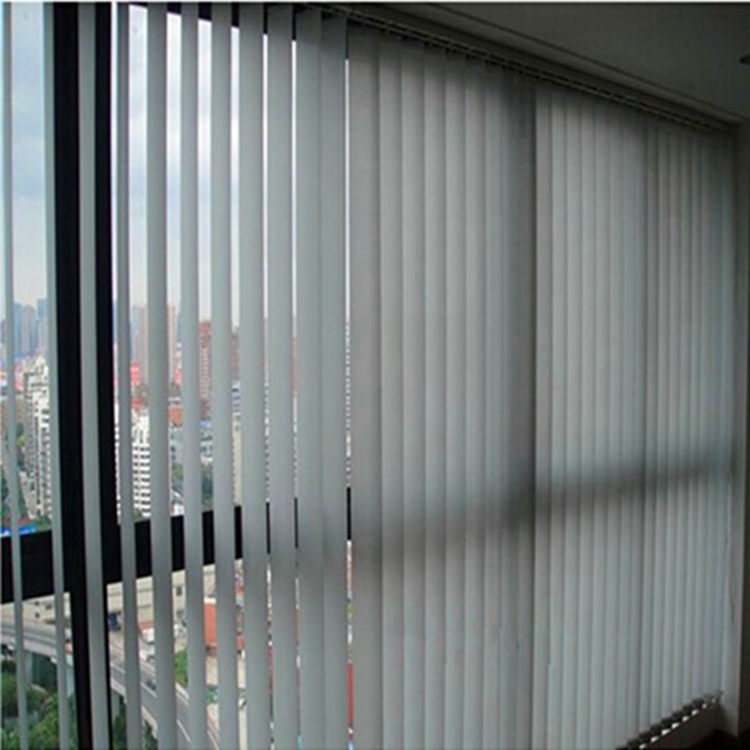 供应用于垂直帘的遮光防晒纤维垂直窗帘定做安装图片