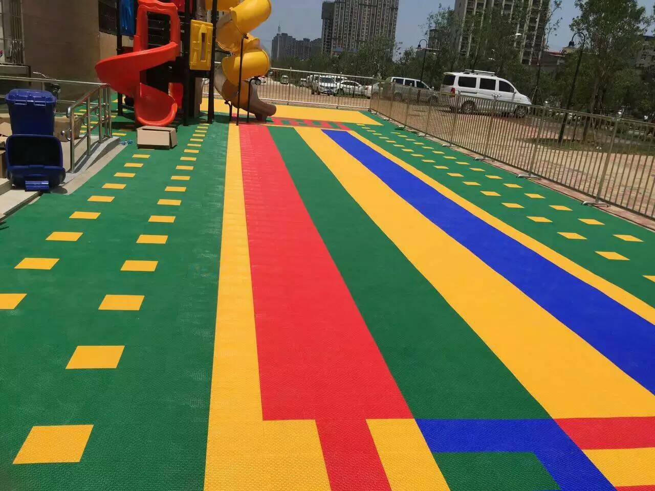 供应幼儿园悬浮地板|幼儿园人造草坪|幼儿园配套设施