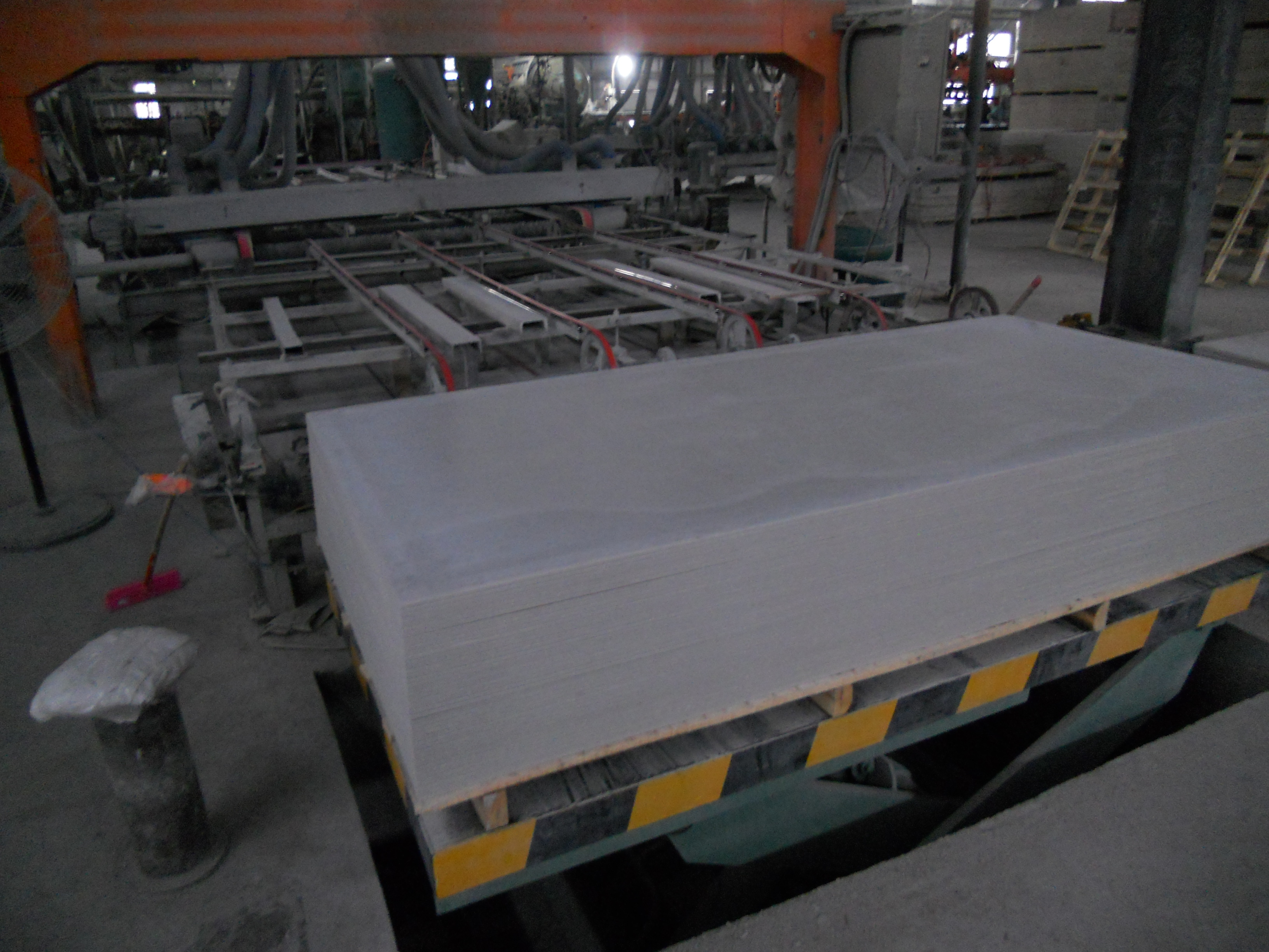 用于隔断|衬板的硅酸钙板，硅酸钙板厂家，硅酸钙板批发