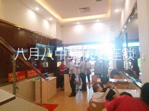 中式快餐加盟-首选广州八月八图片