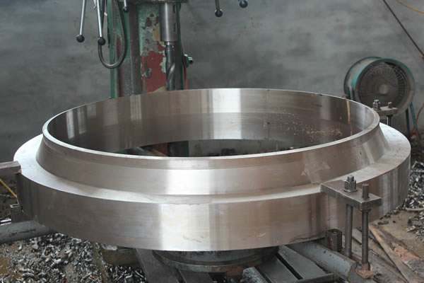 盐山碳钢法兰厂高压对焊DN50盲板锻造法兰盐山兴东法兰DN10-600图片