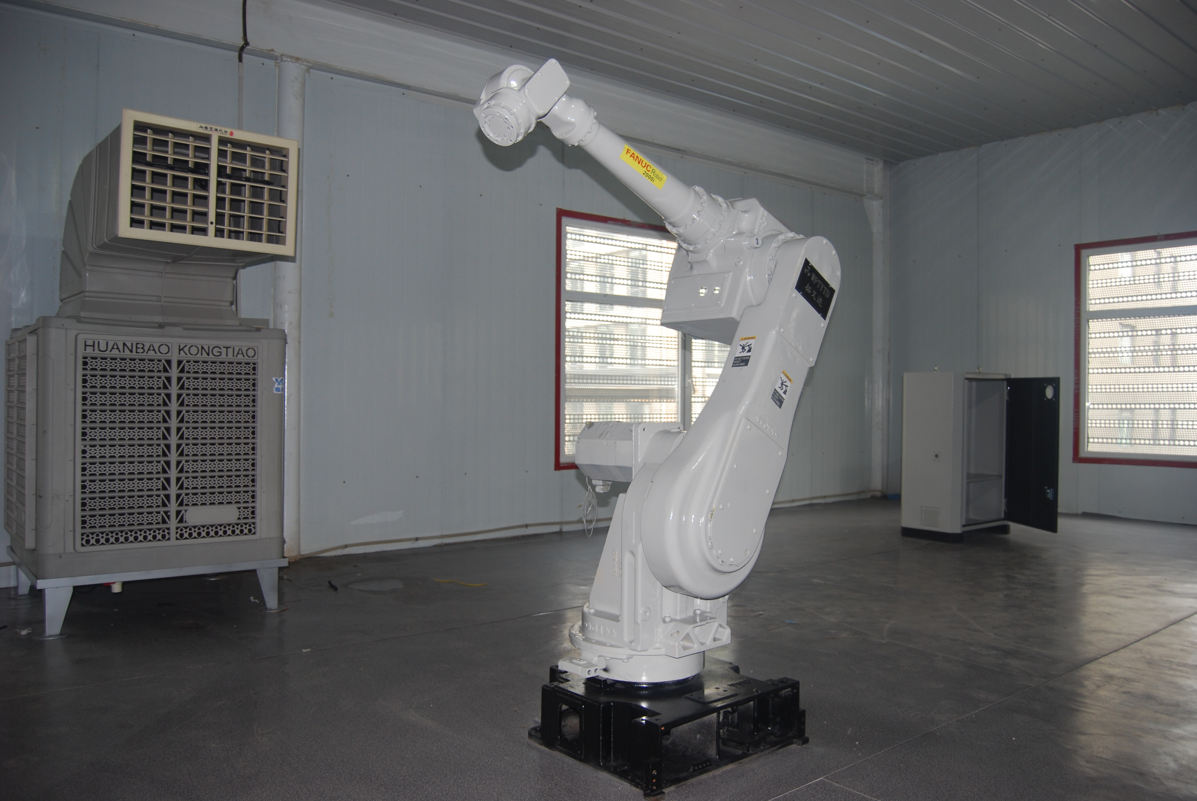 20公斤喷釉机器人图片