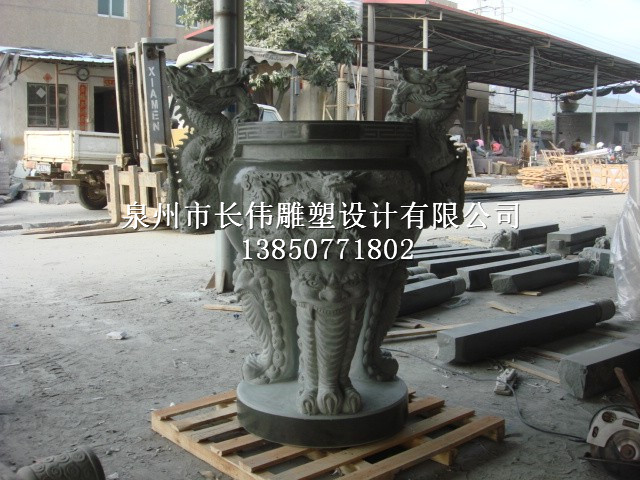 泉州市寺庙青石香炉雕刻厂家