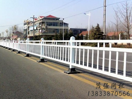 河北道路锌钢护栏批发，上海道路锌钢护栏多少钱