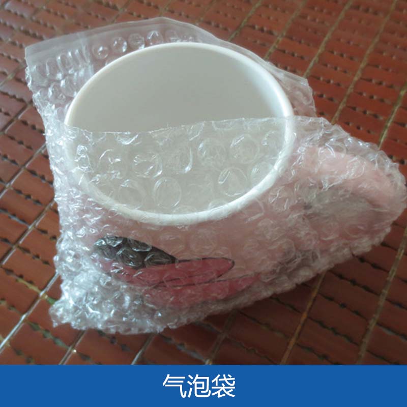 哈尔滨暖气片散热器包装气泡膜缠绕图片