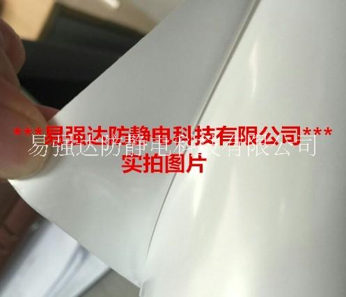 供应天津市粘尘纸卷1600mm厂家易强达生产多年的经验稳定技术除尘无忧