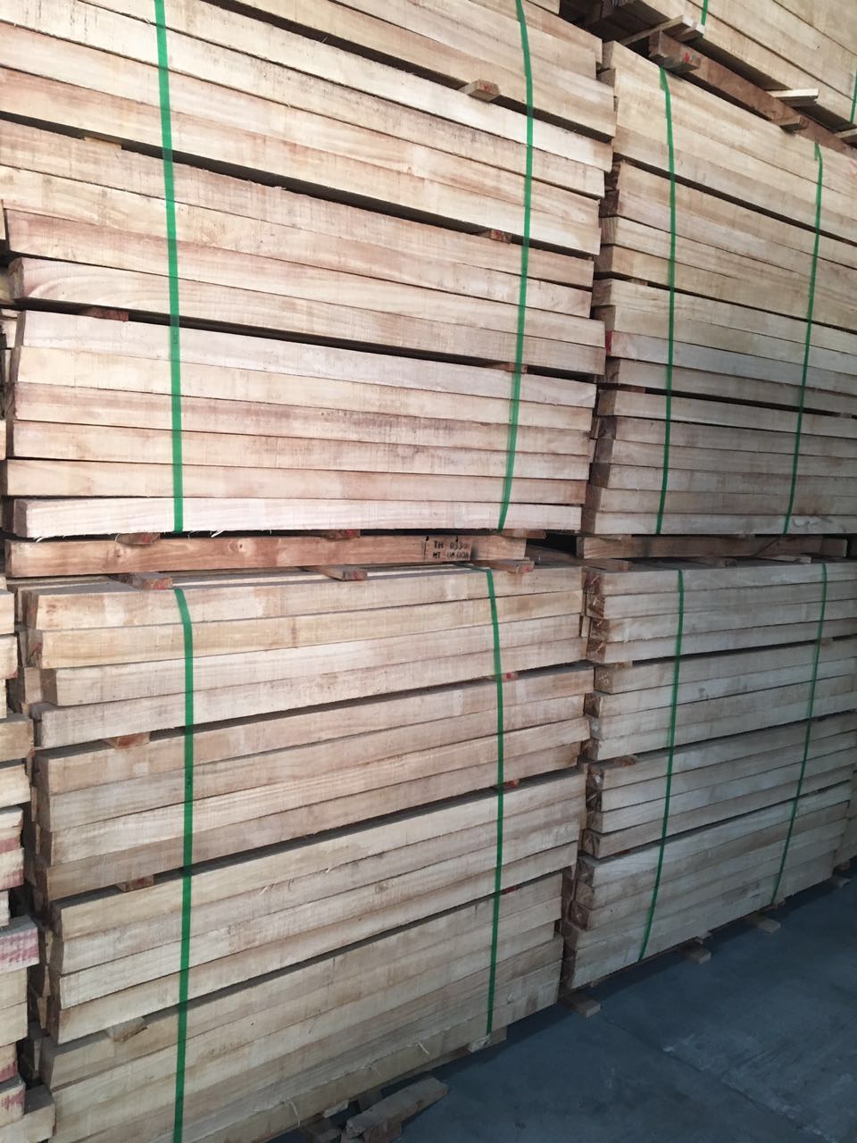 森隆木业供应优质进口实木泰国橡胶木规格板材料 规格齐全，价格适宜