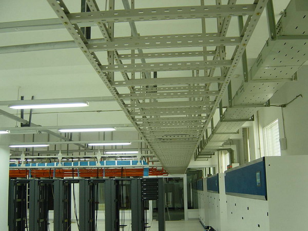 湖南梯级式电缆桥架生产厂家湖南梯级式电缆桥架生产厂家