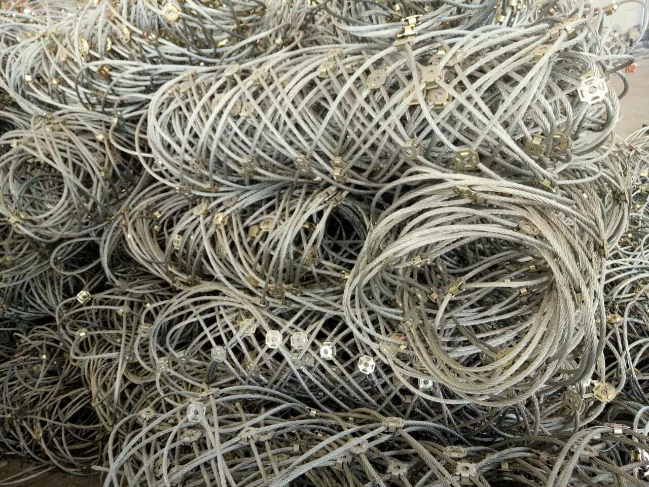 钢丝格栅网价格，厂家直销钢丝绳网，厂家直销主动式防护网
