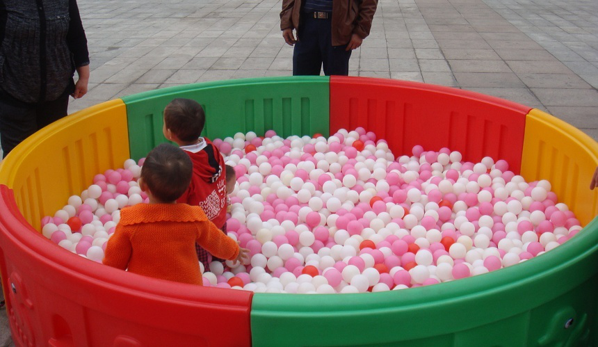 武汉出租海洋球池海洋球儿童充气玩具租赁图片