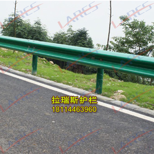 批发波形护栏板公路防护栏安装施工道路安全安保工程图片