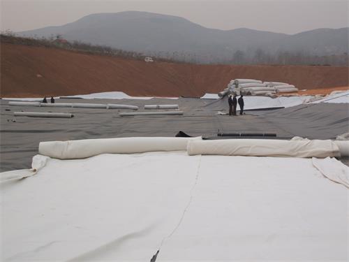 苏州复合土工膜厂家，两布一膜价格，复合土工膜价格，EVA防水板