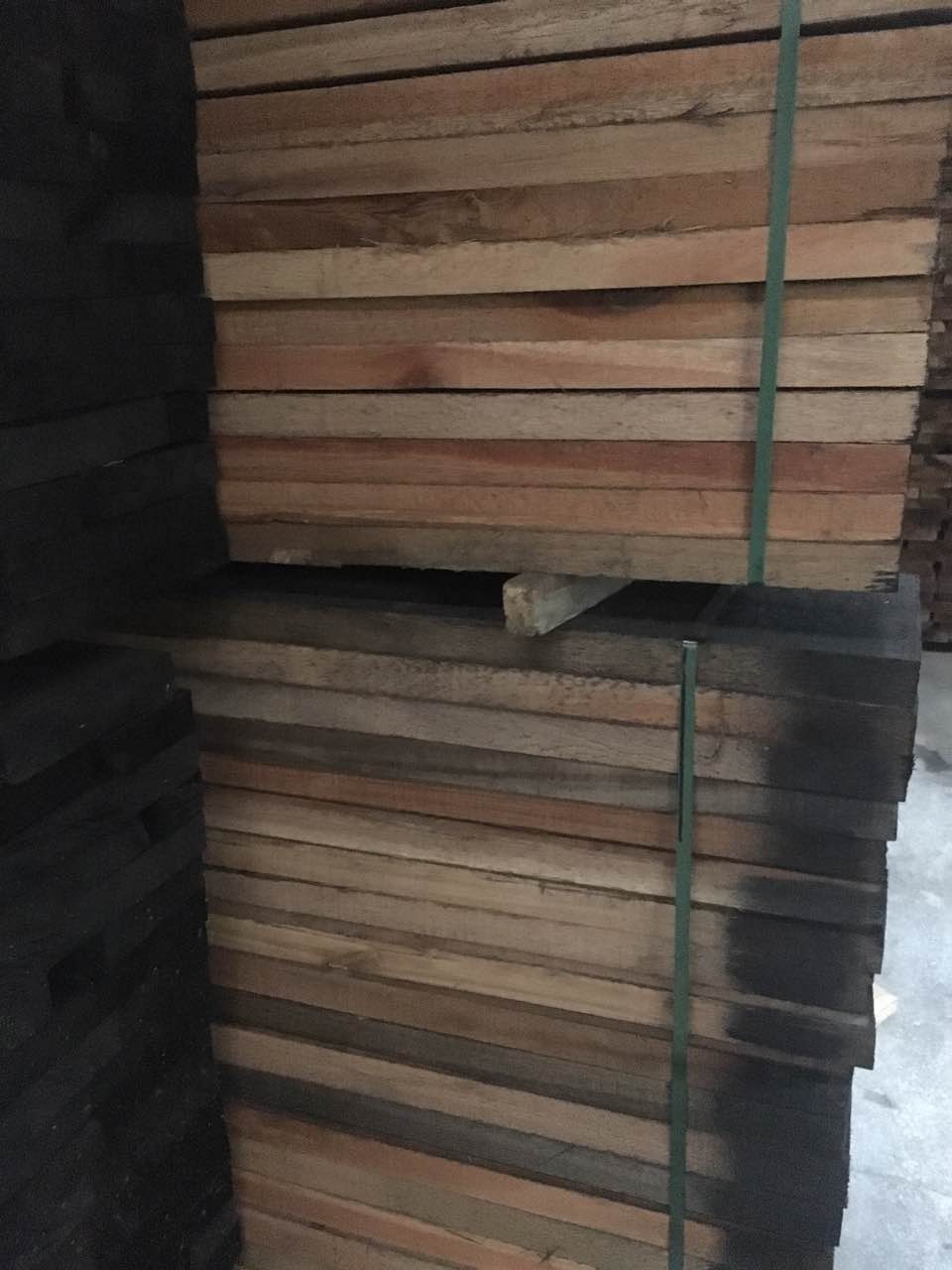 剥皮桉原木板材 进口精品金丝檀木批发