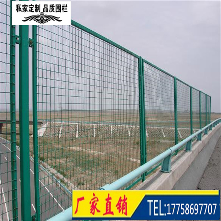 框架护栏 南宁铁路护栏网 框架护栏 热镀锌钢板护栏 公路护栏网 厂家直销