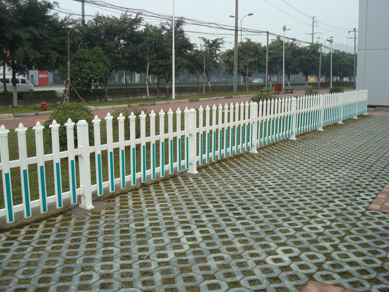 PVC草坪护栏塑钢草坪护栏PVC