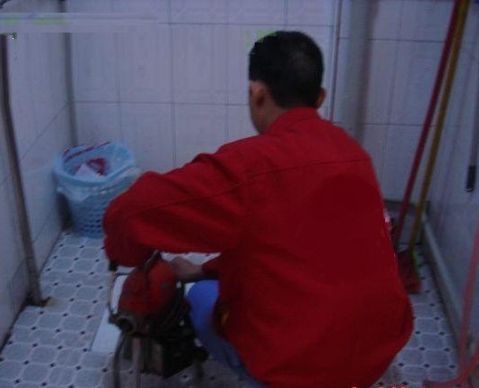 广州市专业疏通家庭各种管道 维修更换厂家专业疏通家庭各种管道 维修更换马桶 管道改装低价