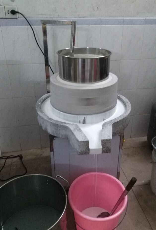 深圳供应石磨米浆机，买广东肠粉石磨机价格及联系方式图片