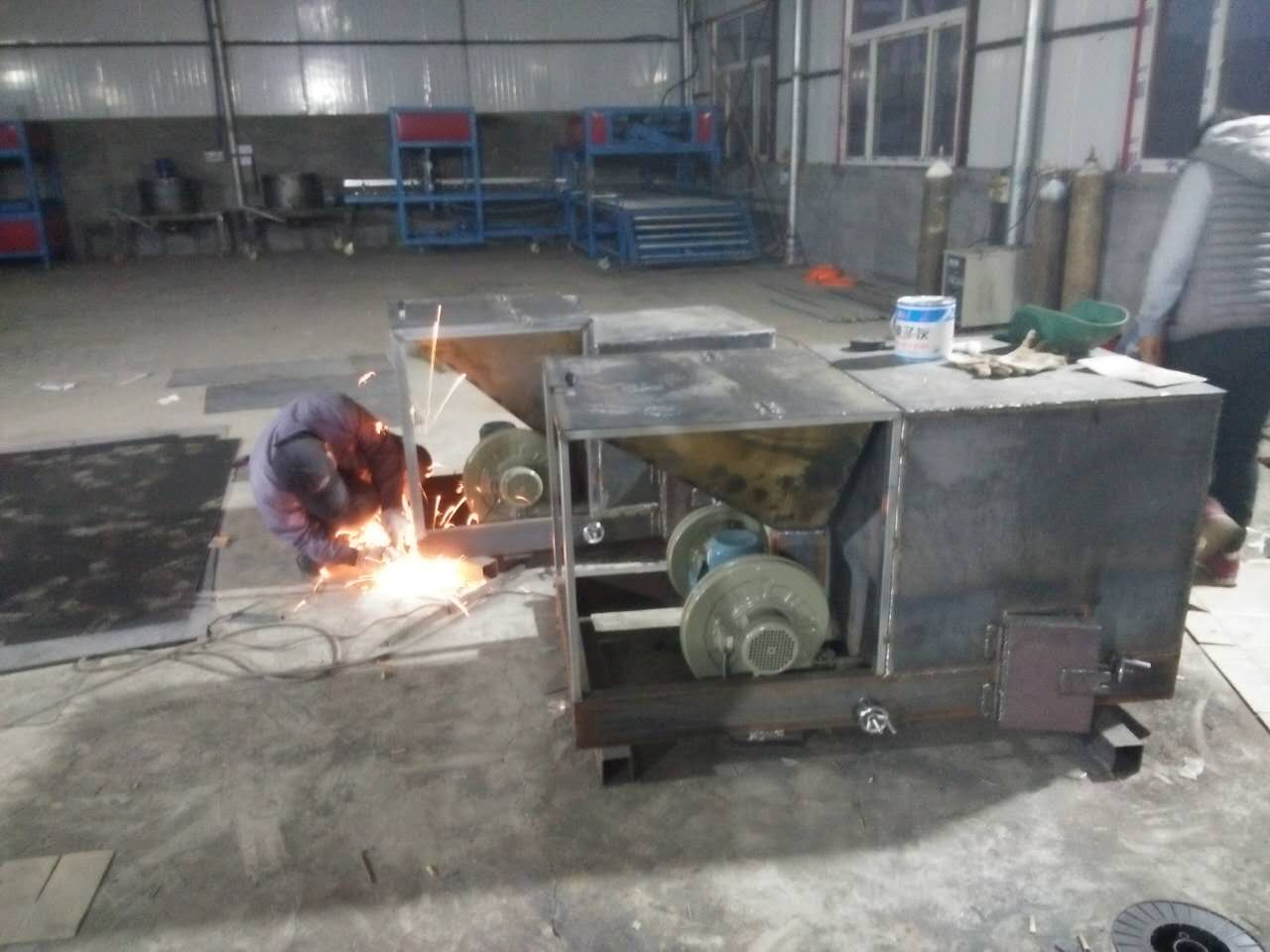 生物质燃烧机 水冷式生物质燃烧机价格 风冷式生物质燃烧机价格 生物质燃烧机生产厂家图片