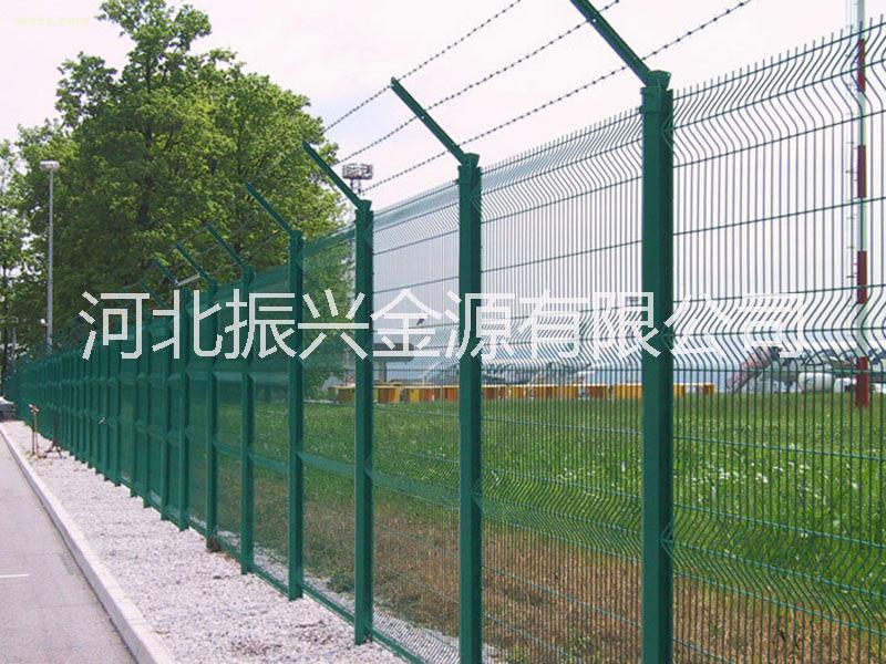 河北振兴集团专业生产高速公路护栏网焊接网隔离栅隔离网围栏网铁丝网图片