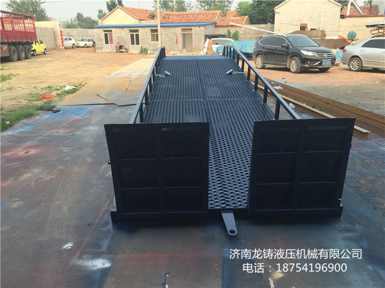 郑州集装箱装卸平台移动液压登车桥6/8/10吨登车桥厂家哪家好
