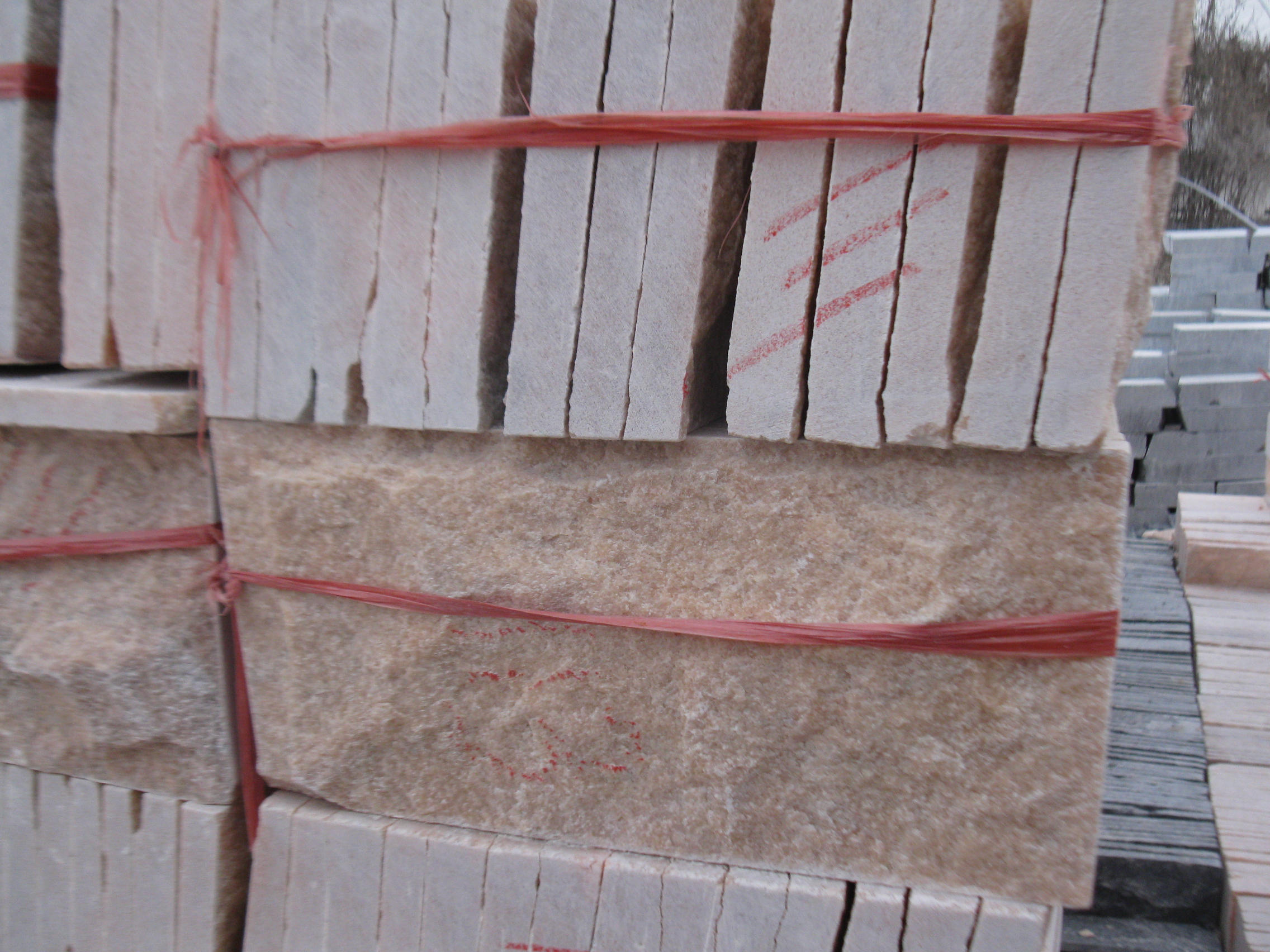 南召晚霞红石材文化砖 蘑菇石的尺寸 规格全 品种多样