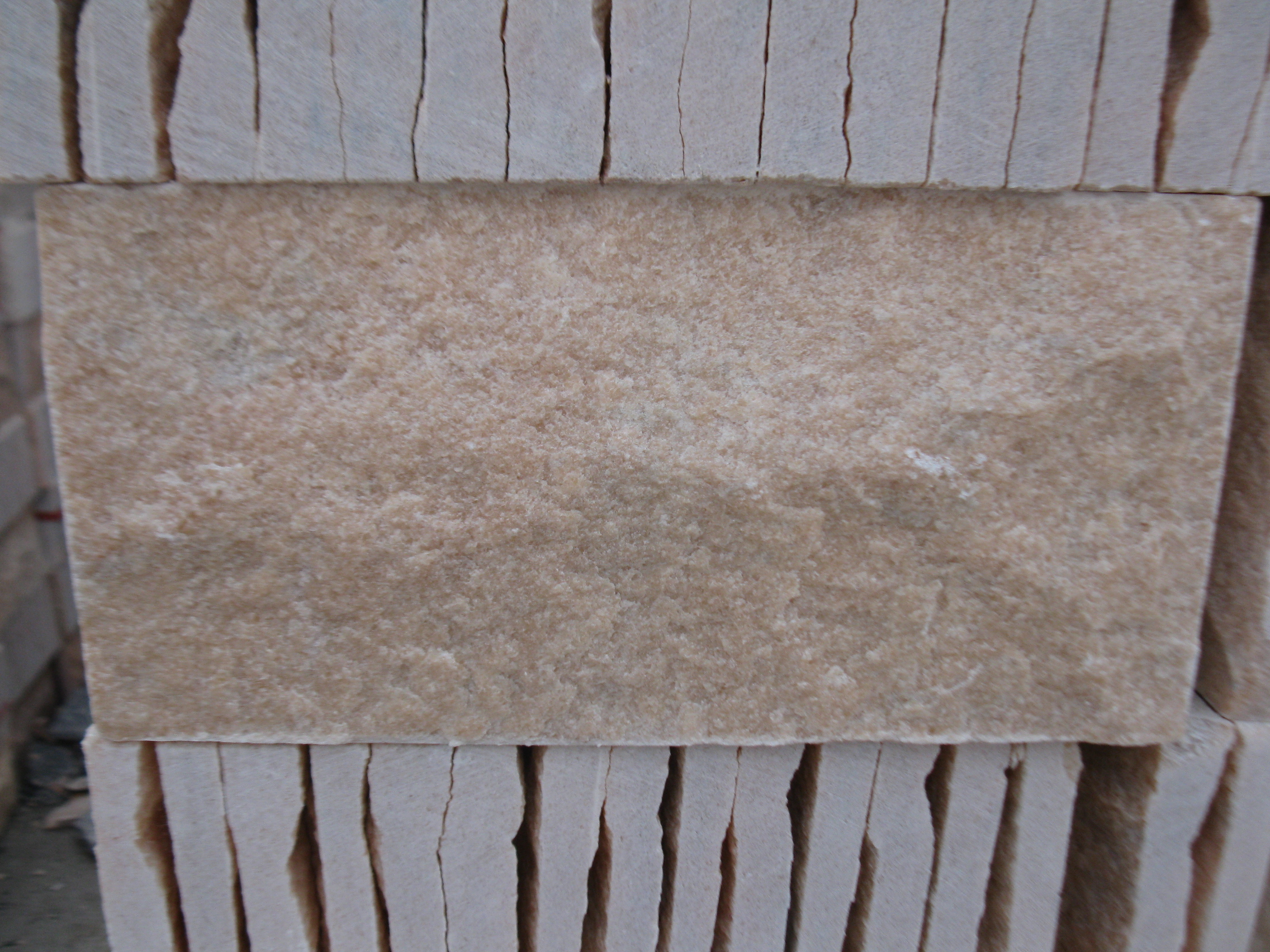 你知道大理石蘑菇石是什么材料吗