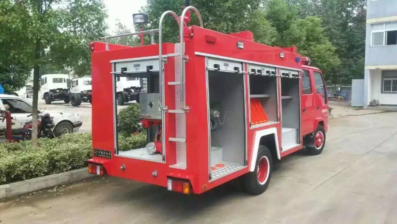 3吨消防洒水车消防、洒水一车两用 救援车 运水车 消防车厂家热线：15964769524