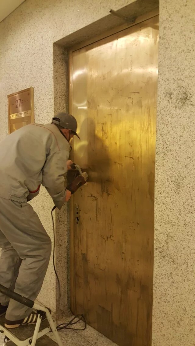 供应不锈钢翻新技术 铜门铜板黄铜红铜表面除锈翻新美容图片