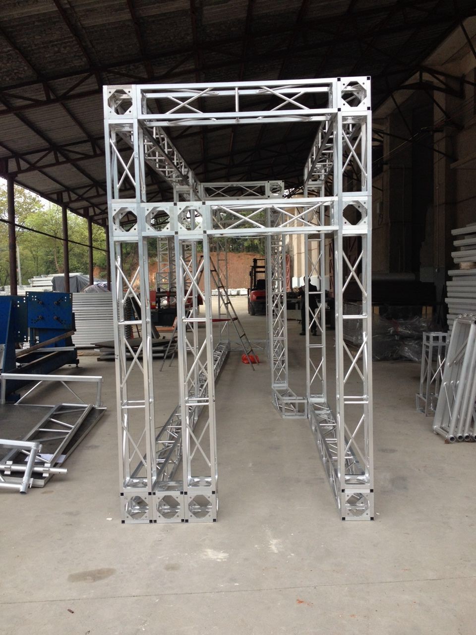供应铝合金方管桁架舞台背景架
