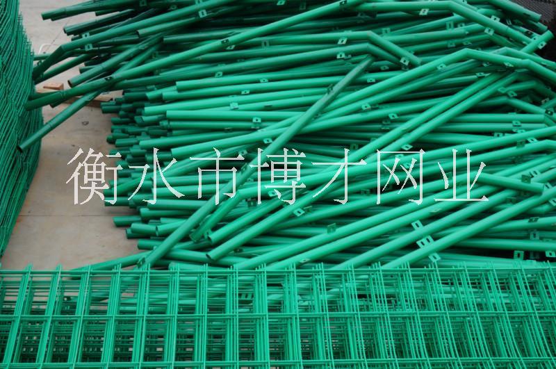 邳州铁丝网多钱一米、哪里有卖铁丝网的厂家？铁丝网规格报价