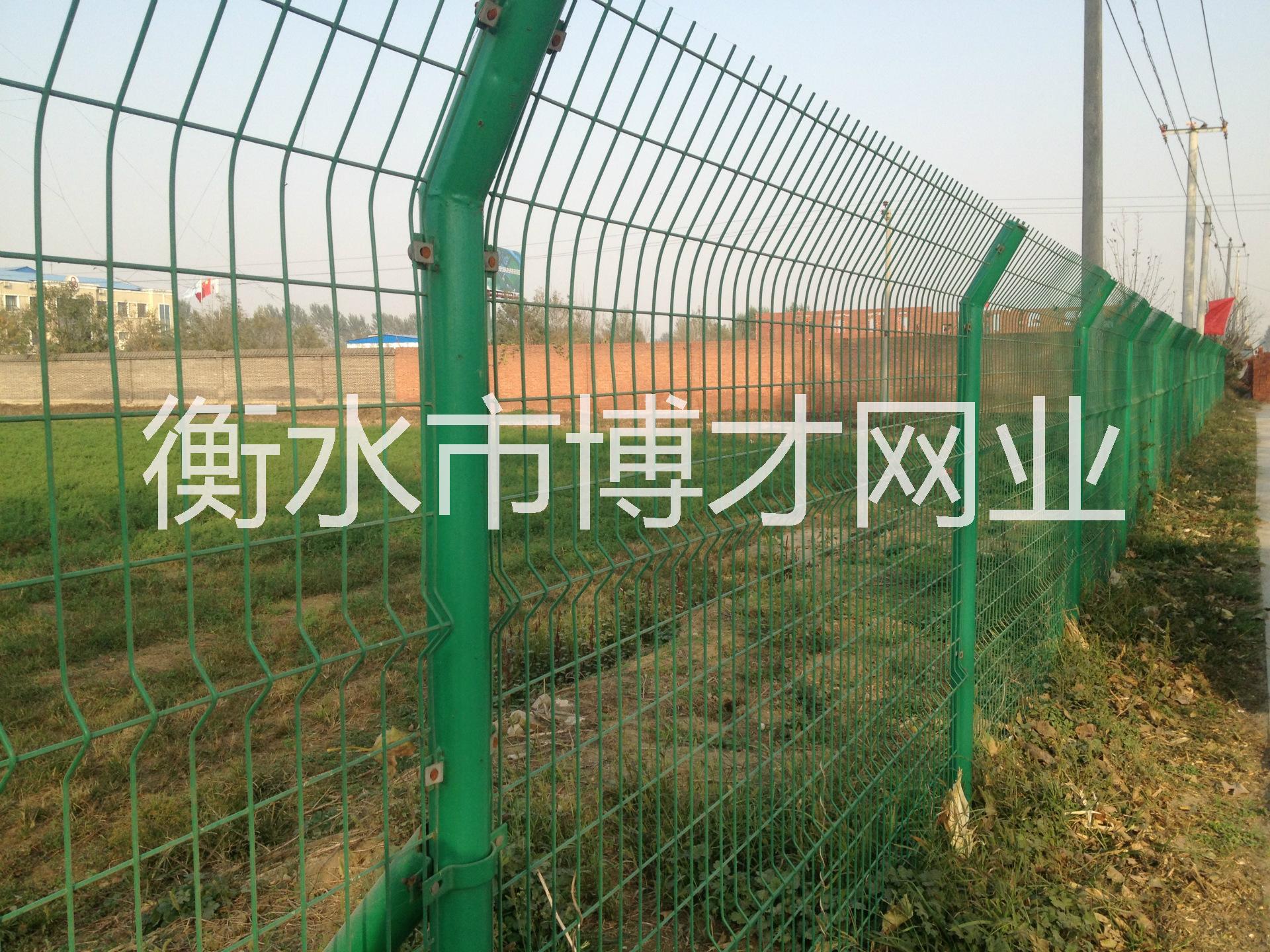 金坛铁丝网多钱一米、哪里有卖铁丝网围栏的厂家？铁丝网规格报价